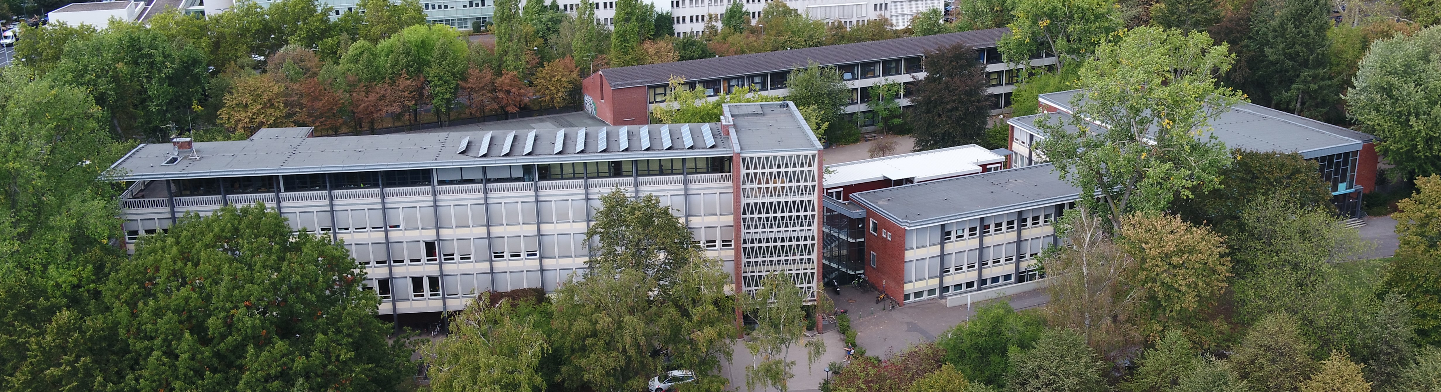 Eine Luftaufnahme des Gebäudes der Gebäudewirtschaft Köln